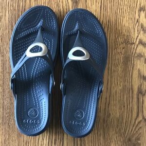 Crocs sanrah dual comfort wedge sandak size 8